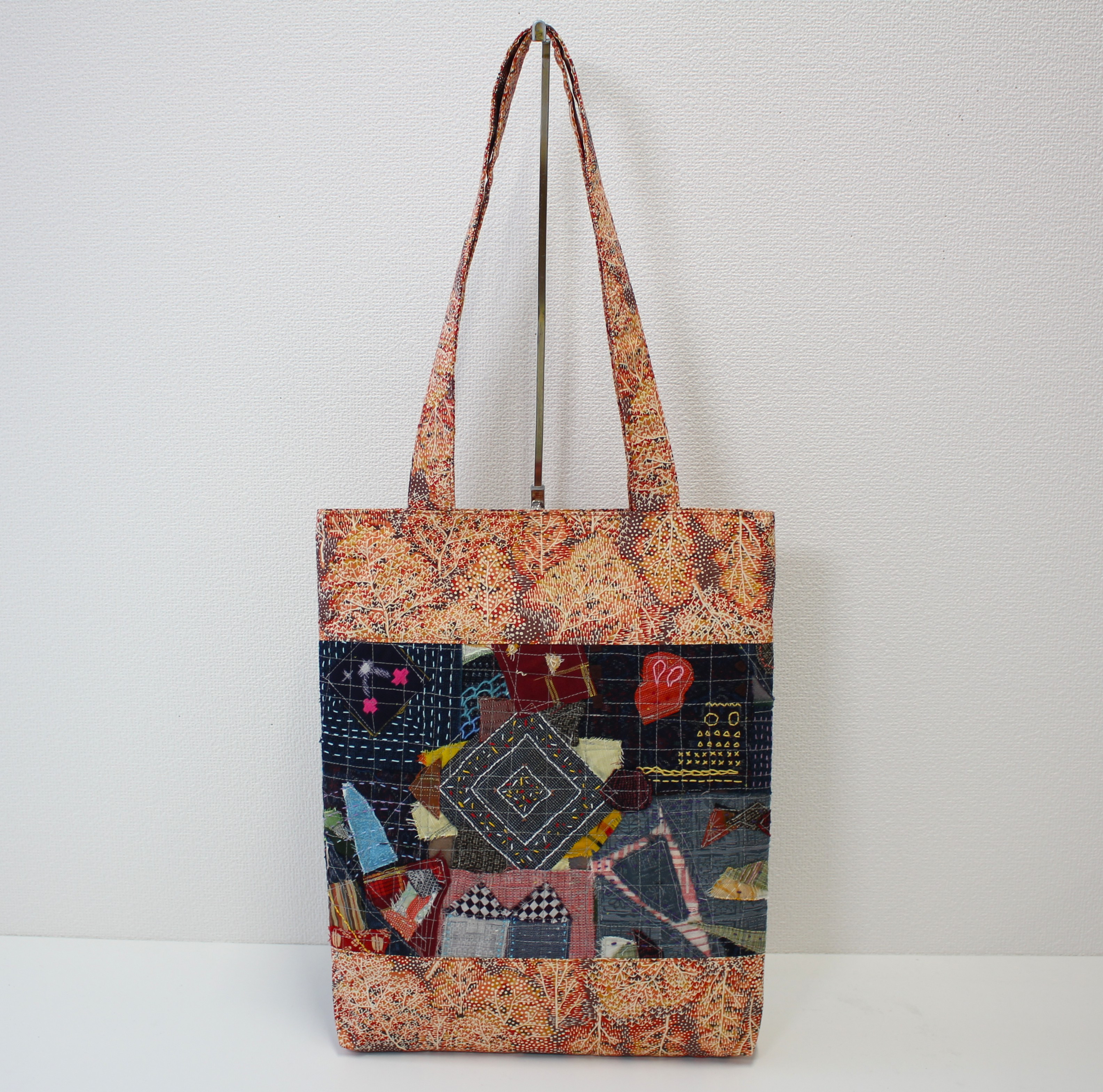 【個数限定】トートバッグ　手作り　コラージュ　手刺繍　オンリーワン　着物生地　A-3