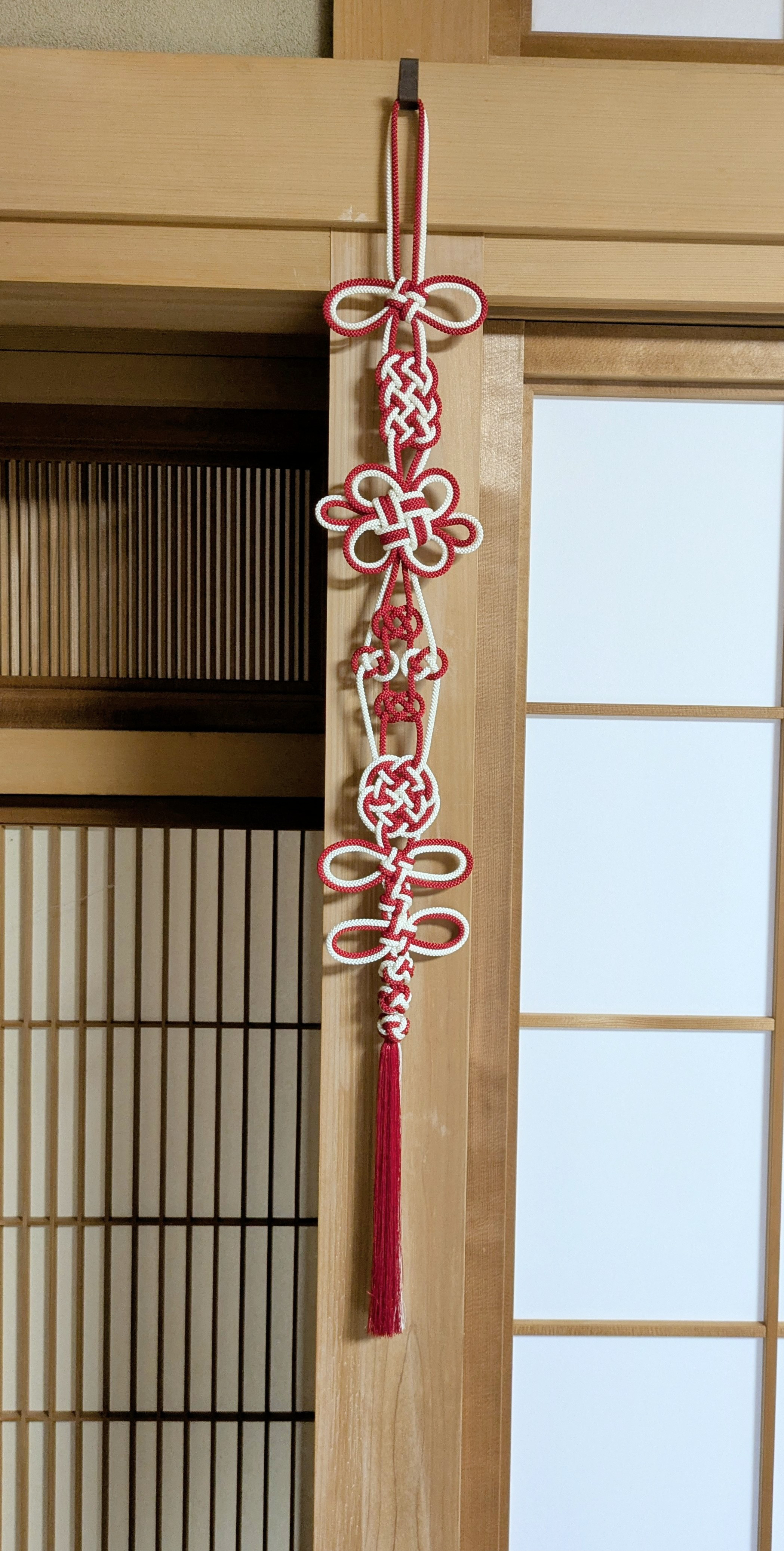 組紐飾り結びの壁飾り　紅白　あわじ結び　ロング82cm
