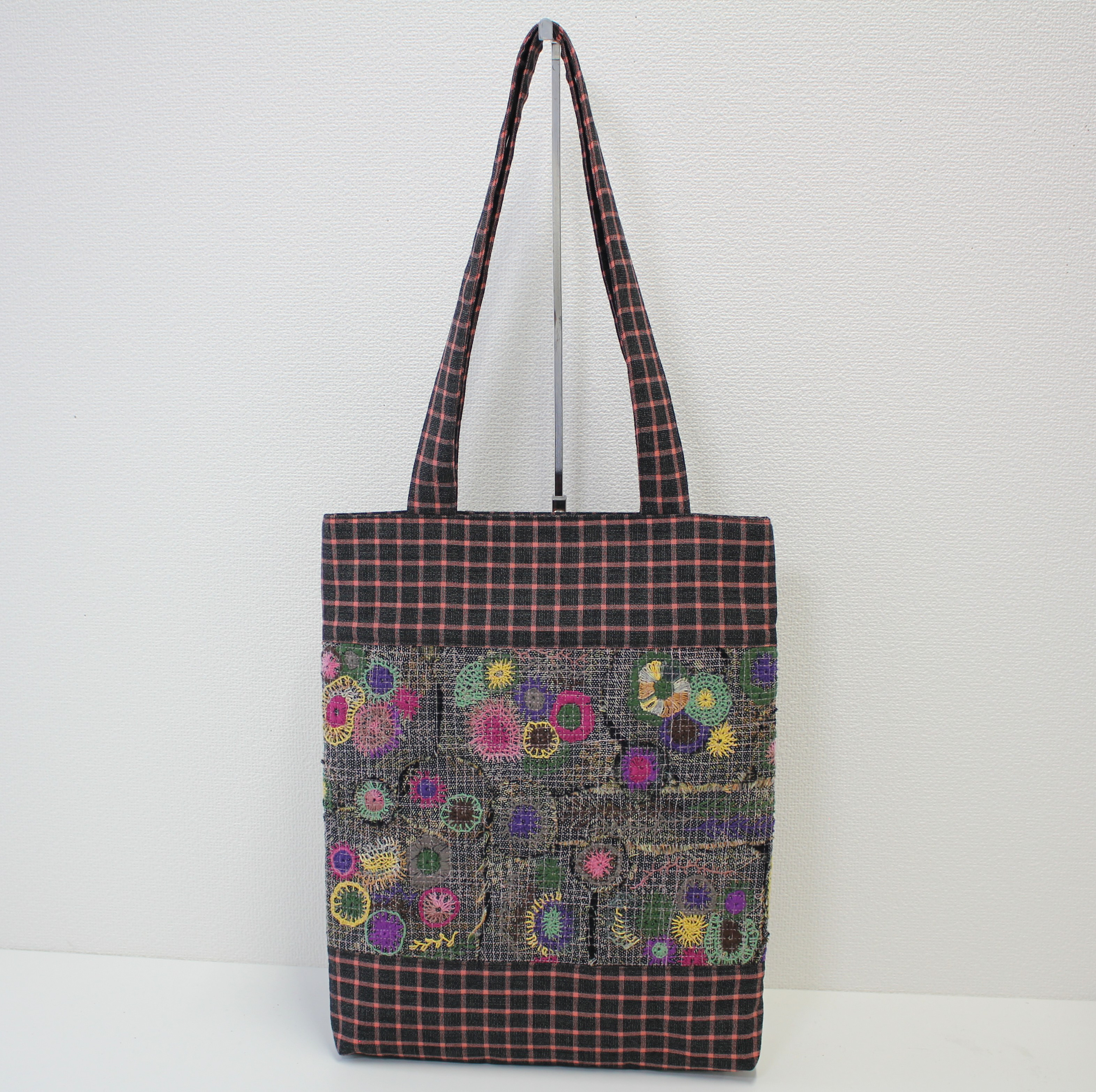 【個数限定】トートバッグ　手作り　コラージュ　手刺繍　オンリーワン　着物生地　A-6