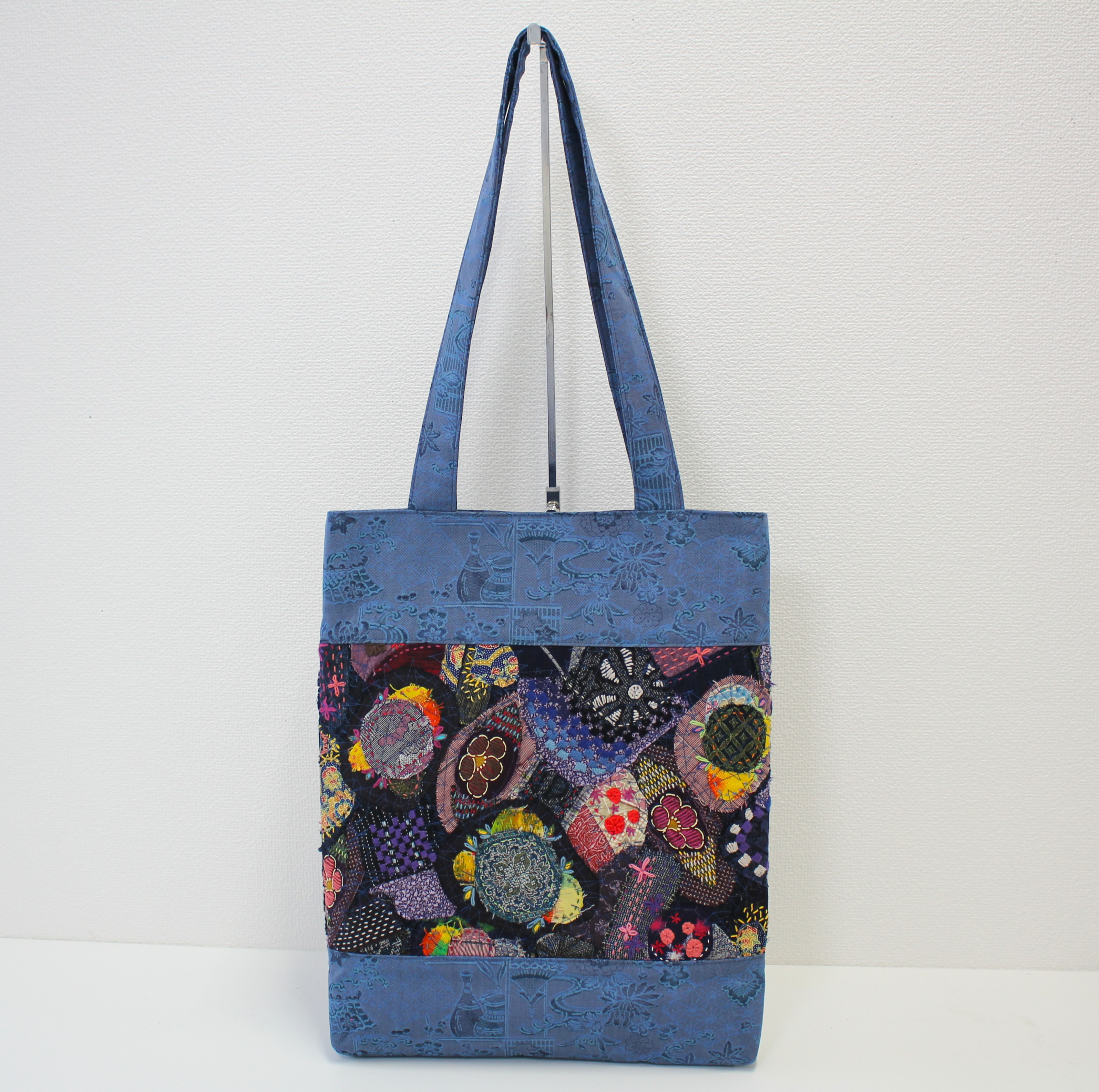 【個数限定】トートバッグ　手作り　コラージュ　手刺繍　オンリーワン　着物生地　A-7