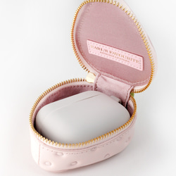 ヘタ付き白いちごなチャームポーチ（イヤホンケース・小物入れ）／本革製 9枚目の画像