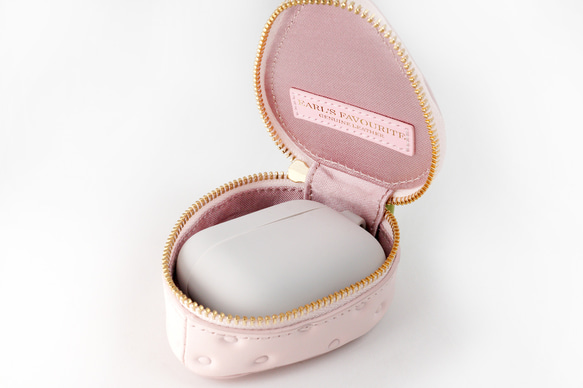 ヘタ付き白いちごなチャームポーチ（イヤホンケース・小物入れ）／本革製 9枚目の画像