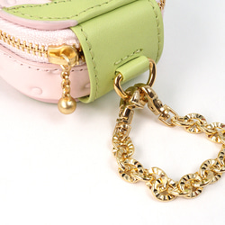 ヘタ付き白いちごなチャームポーチ（イヤホンケース・小物入れ）／本革製 5枚目の画像