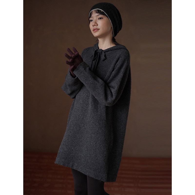 ふんわり柔らかなウール混紡 　フード付きニットワンピース　#867