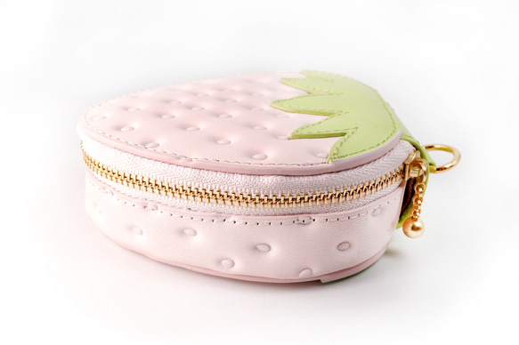 ヘタ付き白いちごなバニティポーチ（リップケース・小物入れ）／本革製 5枚目の画像