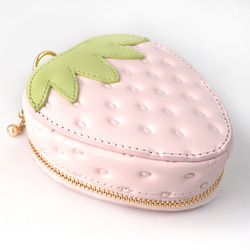 ヘタ付き白いちごなバニティポーチ（リップケース・小物入れ）／本革製 6枚目の画像