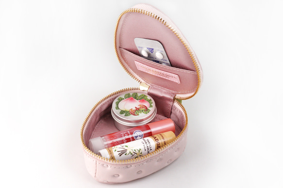 ヘタ付き白いちごなバニティポーチ（リップケース・小物入れ）／本革製 10枚目の画像