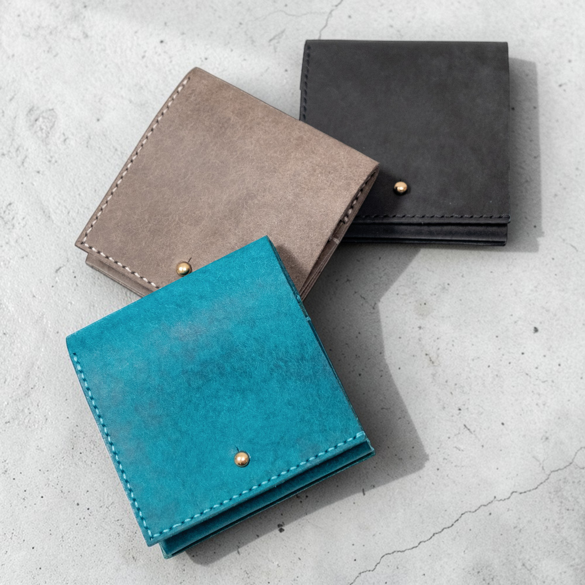 薄い二つ折り財布｜ 国内生産 イタリアンレザー ミニ財布 コンパクト ハーフウォレット 本革