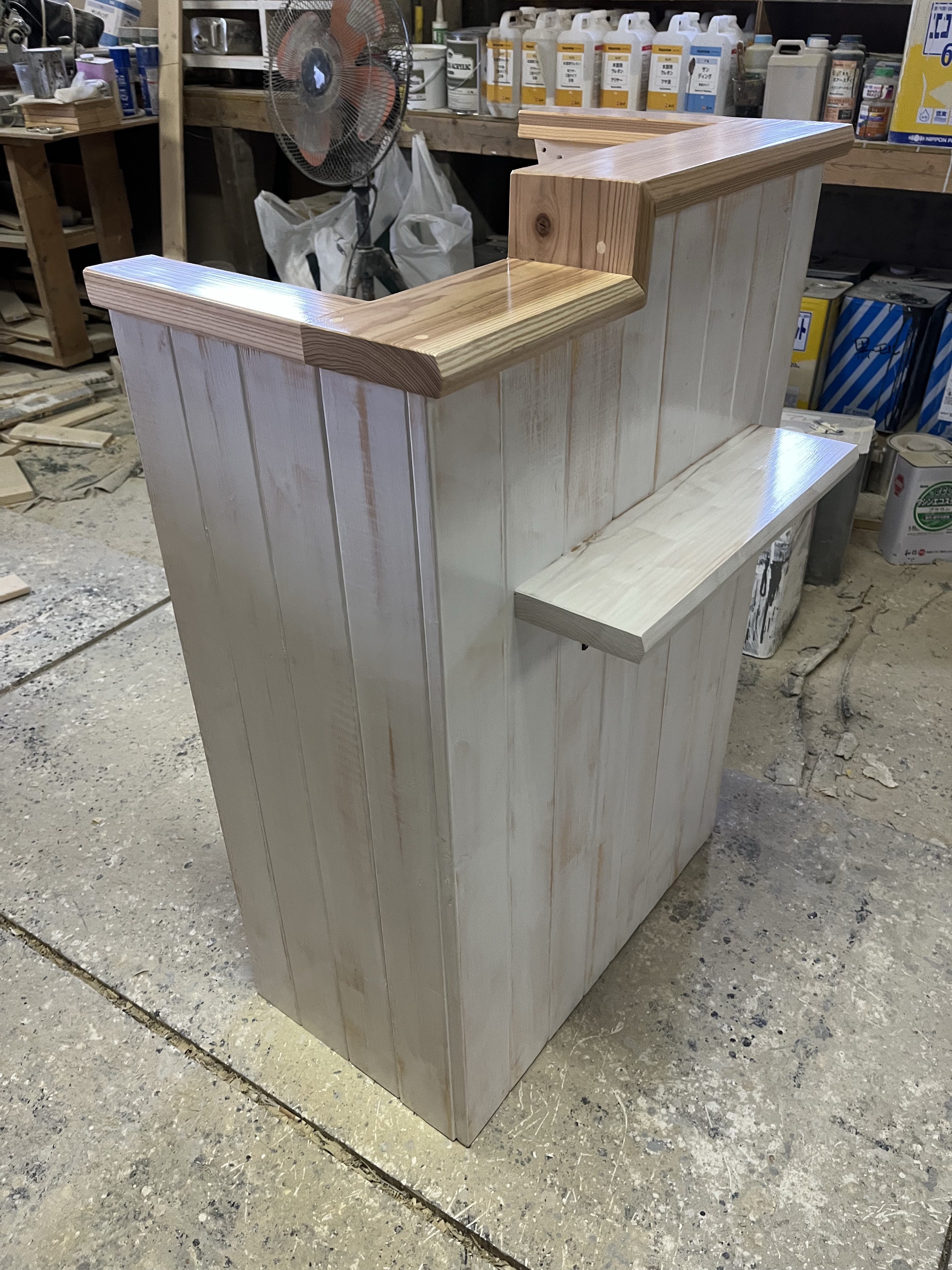 アンティーク風　段差カウンター　レジカウンター　受付カウンター