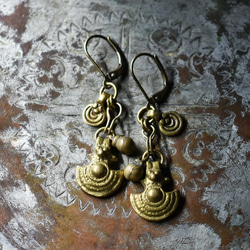 アンティークボヘミアビーズとたわわなクォーツ、カレンシルバーのお花