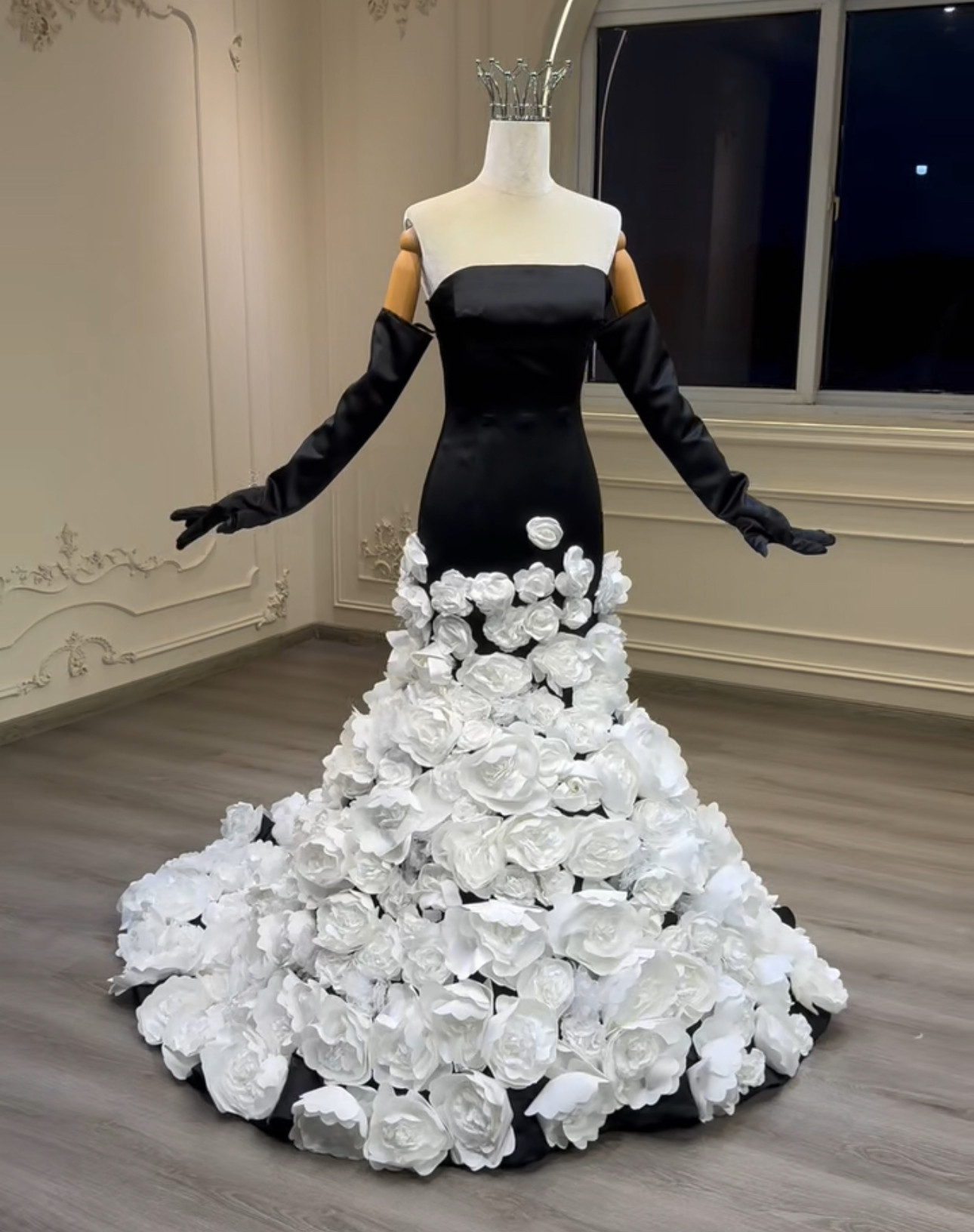 買わないと損！取り外し可能お袖　2ways ブラック　カッコイイ　カラードレス華やかなトレーン編みあげ　優雅サイズオーダ