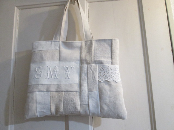 フランスアンティークホームスパンリネンとホワイトイニシャル刺繍と手