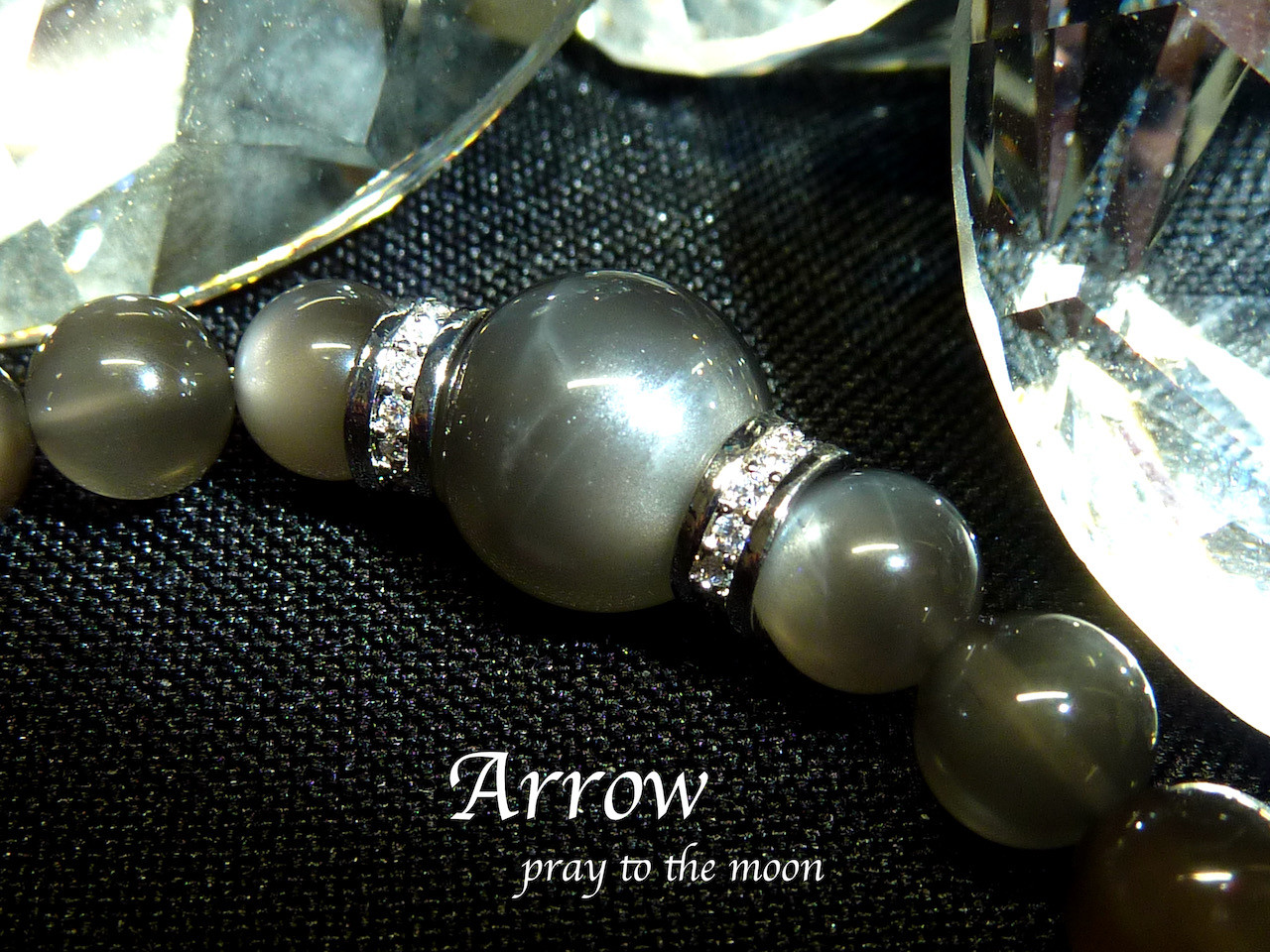 心の安定をもたらす＊タンザニア産ブラックムーンストーンブレスレット