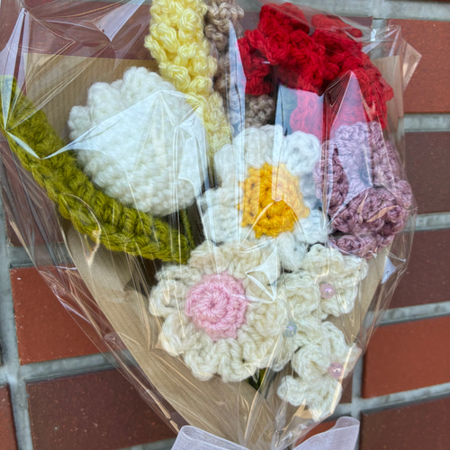 編み物 枯れない花束 毛糸のお花 カーネーション 大きめブーケ その他