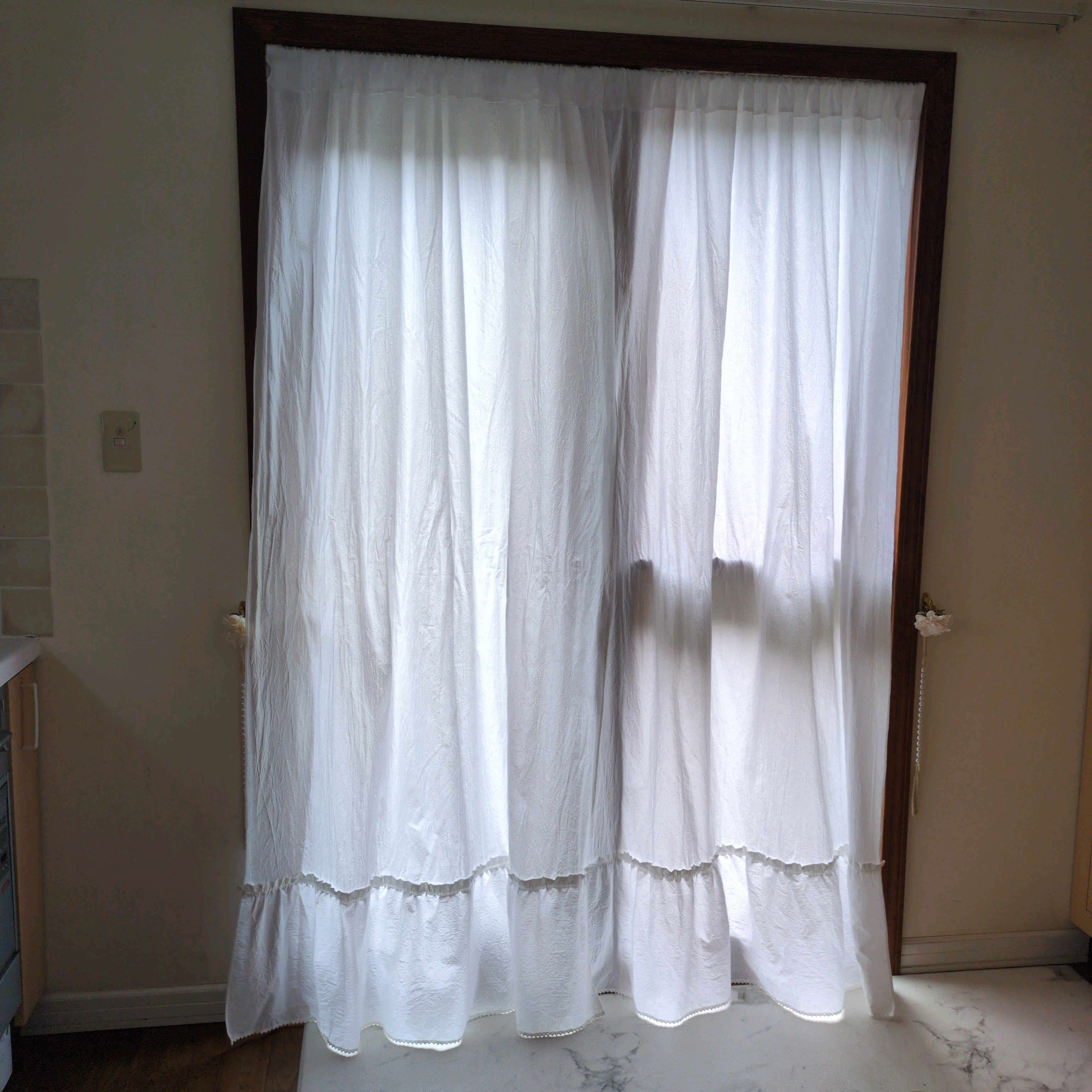 ホワイトコットン♪レース付きラッフル両開きカーテンリボンクリップ付き♡ 15,620円