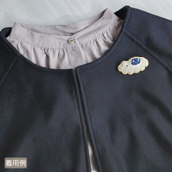 空飛ぶお布団の刺繍ブローチ 6枚目の画像