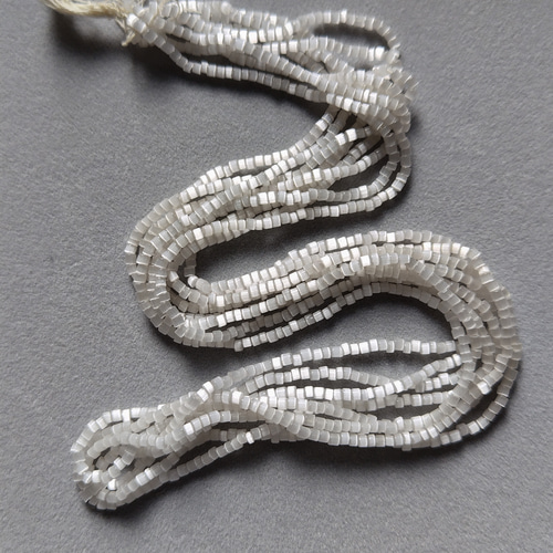 フランスアンティークビーズ ガラスビーズサテンビーズ シードビーズ