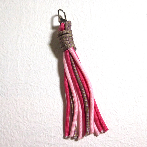 パラコードストラップ♡フリンジチャーム♡ハンドメイド バッグ
