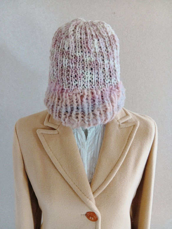 今年はピンクでいこうよ♡グラデーションのピンクがほどよく可愛い♡ゆるふわ♡ウール♡優しい印象♡可愛い帽子♡ 1枚目の画像