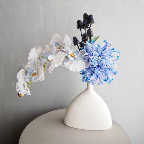 胡蝶蘭とマムの造花アレンジメント（花器付き)| 正月アレンジ | 和風