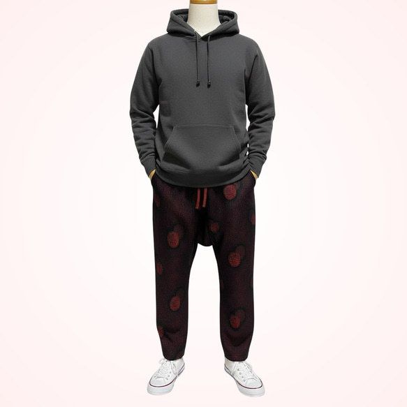 【一点物・ウール着物リメイク】モダンな赤黒柄サルエルパンツ / メンズ・ユニセックス 3枚目の画像