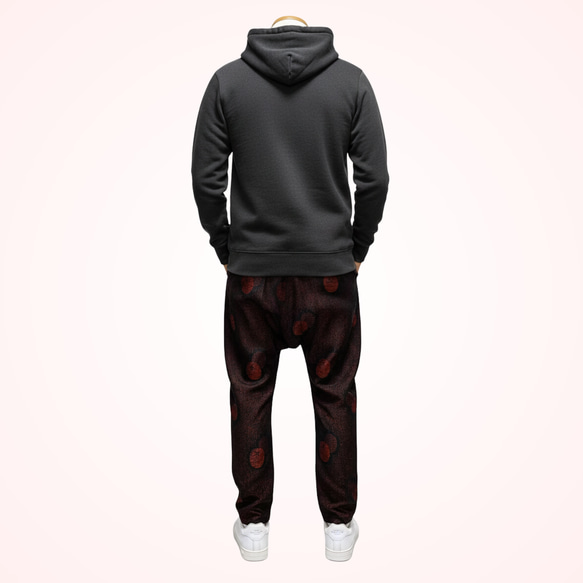 【一点物・ウール着物リメイク】モダンな赤黒柄サルエルパンツ / メンズ・ユニセックス 4枚目の画像