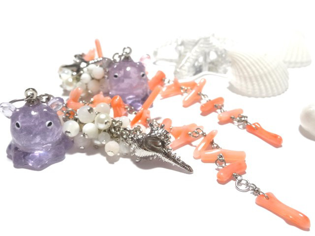 【ふじ色】メンダコのアシンメトリーロングピアス