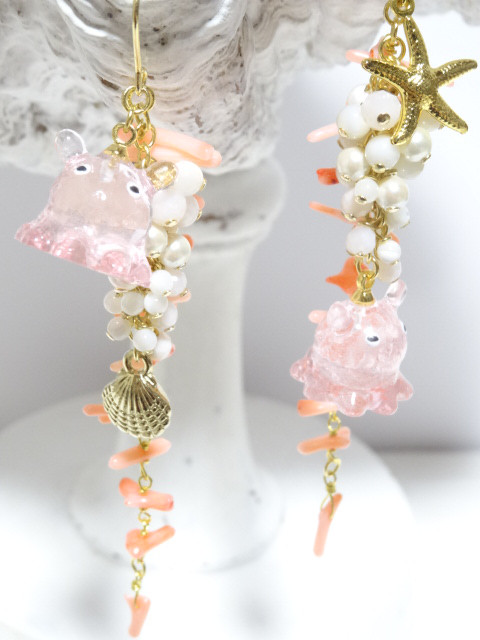 【さくら色】メンダコのアシンメトリーロングピアス