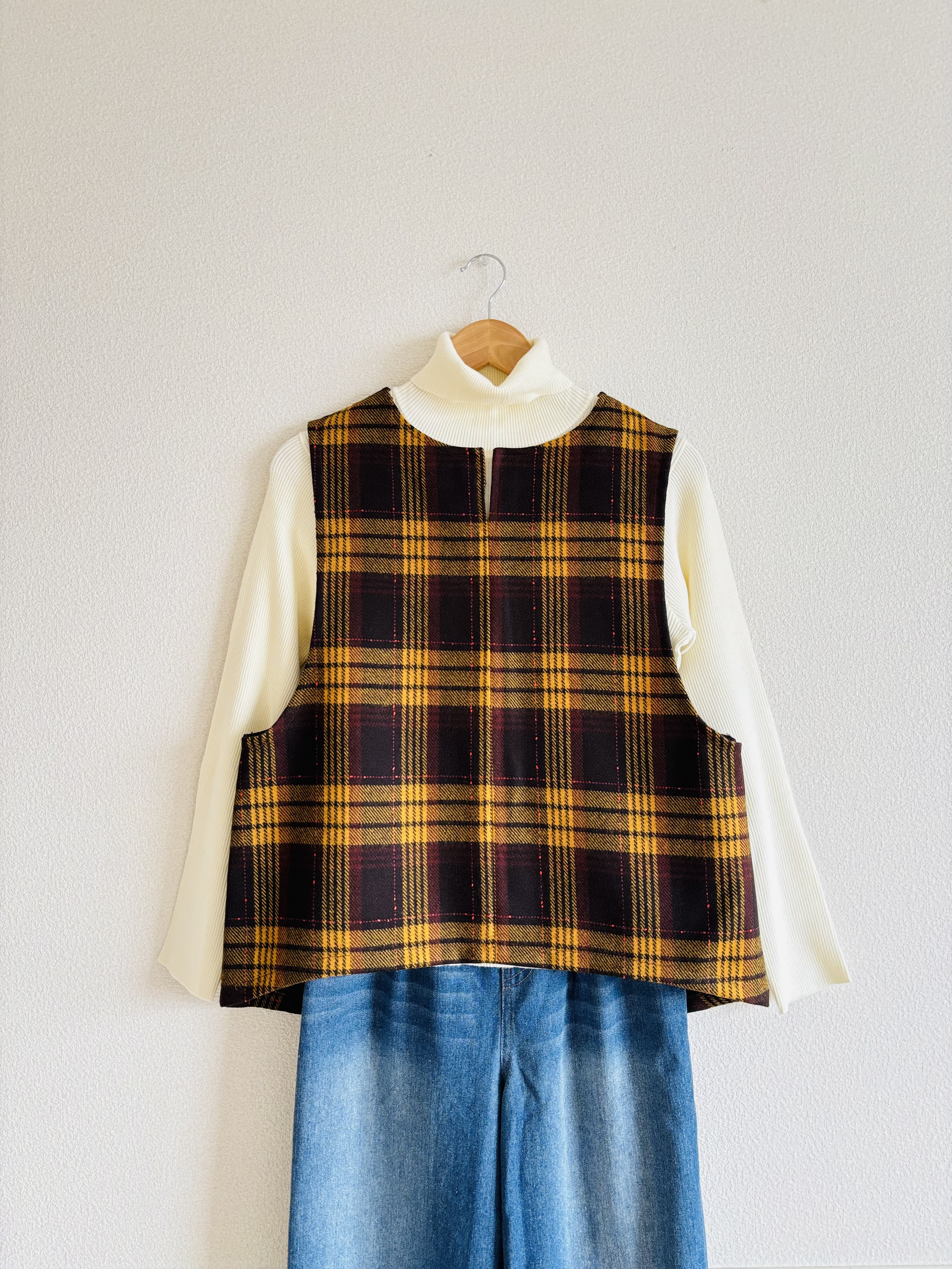 【秋冬】Vスリット開きベスト/ウール　2色展開イエロー＊レッド/サイズM〜L