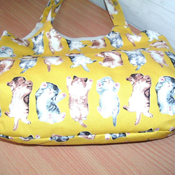 【２０％OFFクーポン配信】猫柄トートバッグ♪スマホがサッと出し入れできる外ポケット付き／両手が使える肩がけ 7枚目の画像