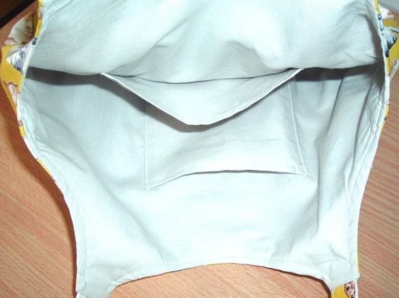 【２０％OFFクーポン配信】猫柄トートバッグ♪スマホがサッと出し入れできる外ポケット付き／両手が使える肩がけ 9枚目の画像