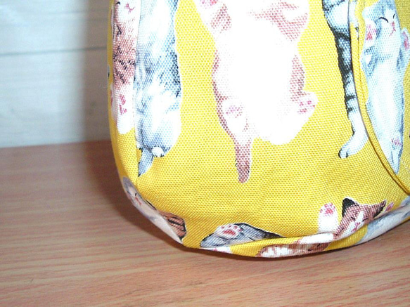 【２０％OFFクーポン配信】猫柄トートバッグ♪スマホがサッと出し入れできる外ポケット付き／両手が使える肩がけ 8枚目の画像