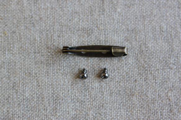 ジャンプしているキツネ木製アクセサリー（セミオーダー） 10枚目の画像