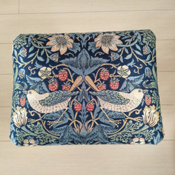 昭和スツール【張替未使用品】ウィリアムモリス・いちご泥棒 2枚目の画像