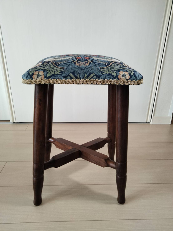 昭和スツール【張替未使用品】ウィリアムモリス・いちご泥棒 4枚目の画像