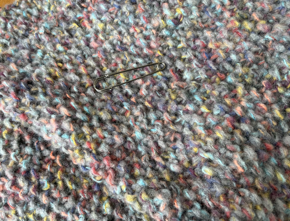 送料無料！１点物！クリスマスギフトにも！『大判でお洒落！イタリアウール使用  ストールピン付き』~くすみカラーミックス~ 3枚目の画像