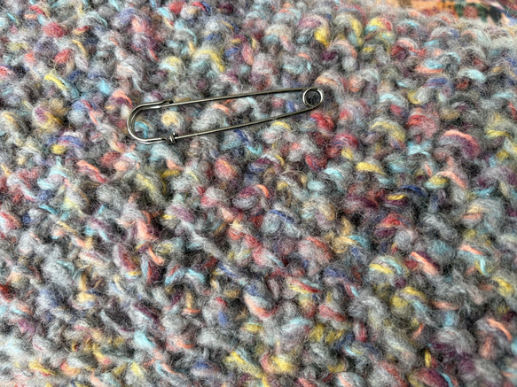 送料無料！１点物！クリスマスギフトにも！『大判でお洒落！イタリアウール使用  ストールピン付き』~くすみカラーミックス~ 6枚目の画像