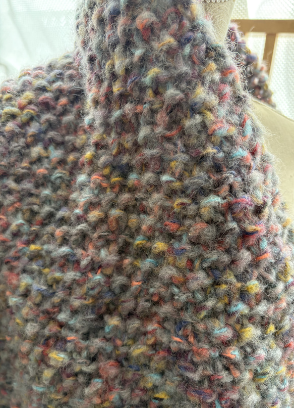 送料無料！１点物！クリスマスギフトにも！『大判でお洒落！イタリアウール使用  ストールピン付き』~くすみカラーミックス~ 8枚目の画像