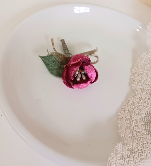 染め布花＊一輪・丸い薔薇のコサージュ 6枚目の画像