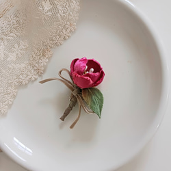 染め布花＊一輪・丸い薔薇のコサージュ 2枚目の画像