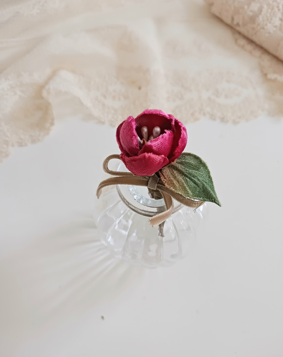 染め布花＊一輪・丸い薔薇のコサージュ 5枚目の画像