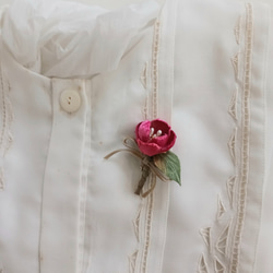 染め布花＊一輪・丸い薔薇のコサージュ 7枚目の画像