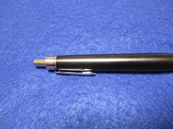 青黒檀　木地仕上げ　ワンピースタイプの木軸ボールペン(シャープペンシル)　 6枚目の画像