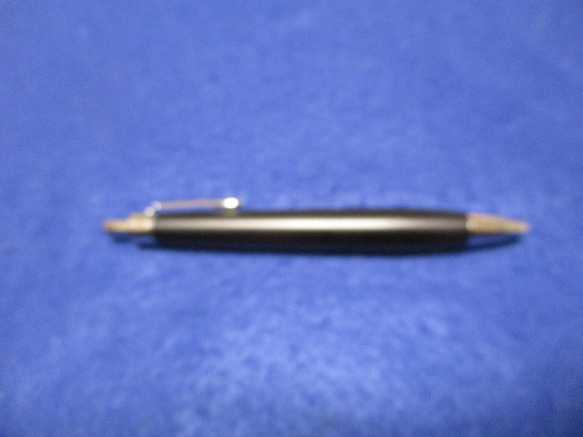 青黒檀　木地仕上げ　ワンピースタイプの木軸ボールペン(シャープペンシル)　 4枚目の画像