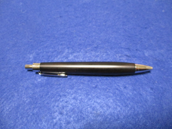 青黒檀　木地仕上げ　ワンピースタイプの木軸ボールペン(シャープペンシル)　 2枚目の画像