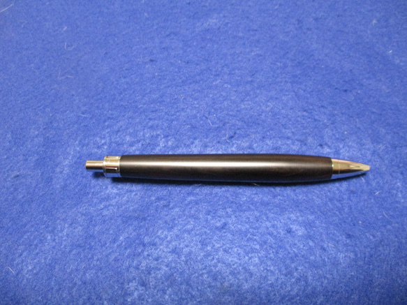 青黒檀　木地仕上げ　ワンピースタイプの木軸ボールペン(シャープペンシル)　 3枚目の画像