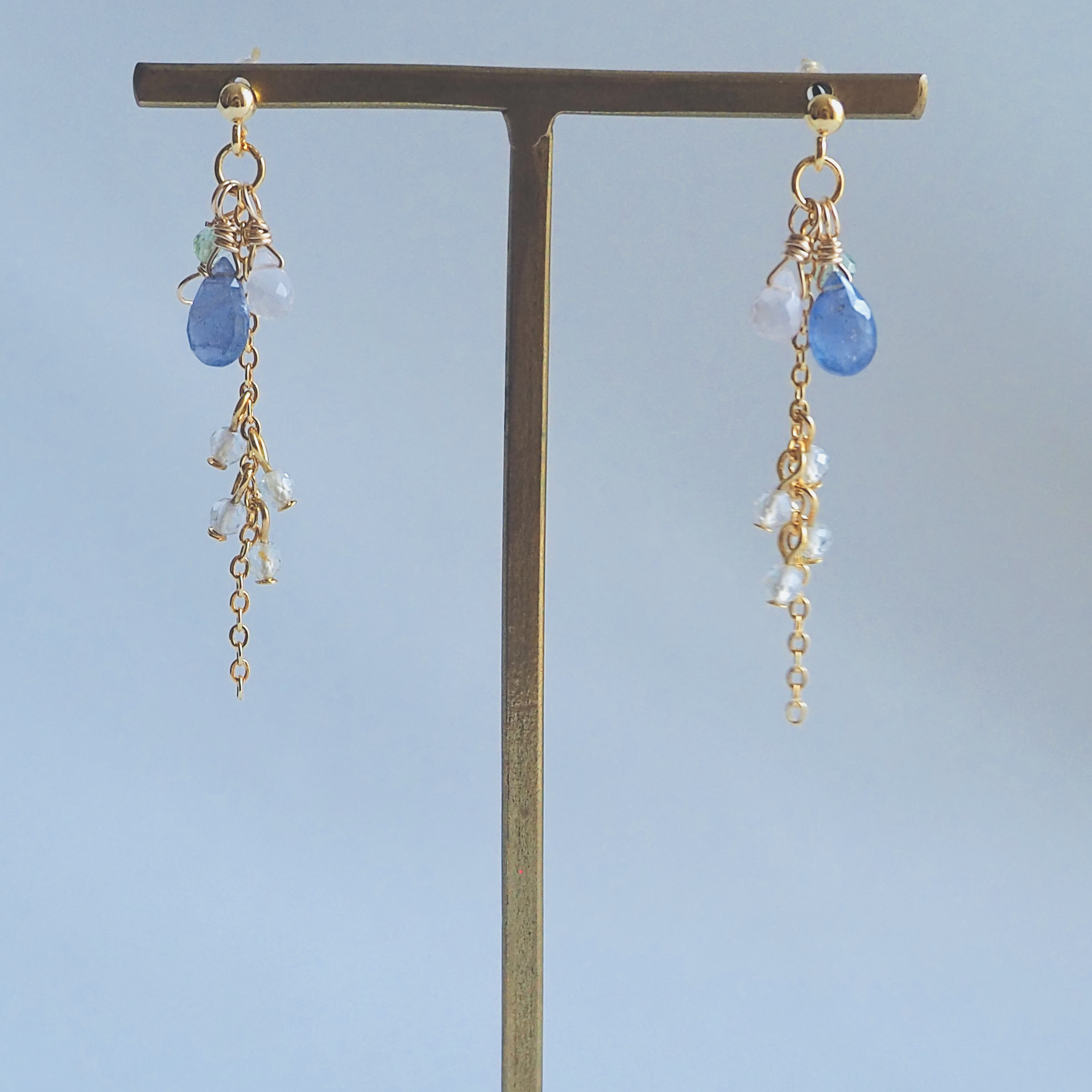 タンザナイトのピアス