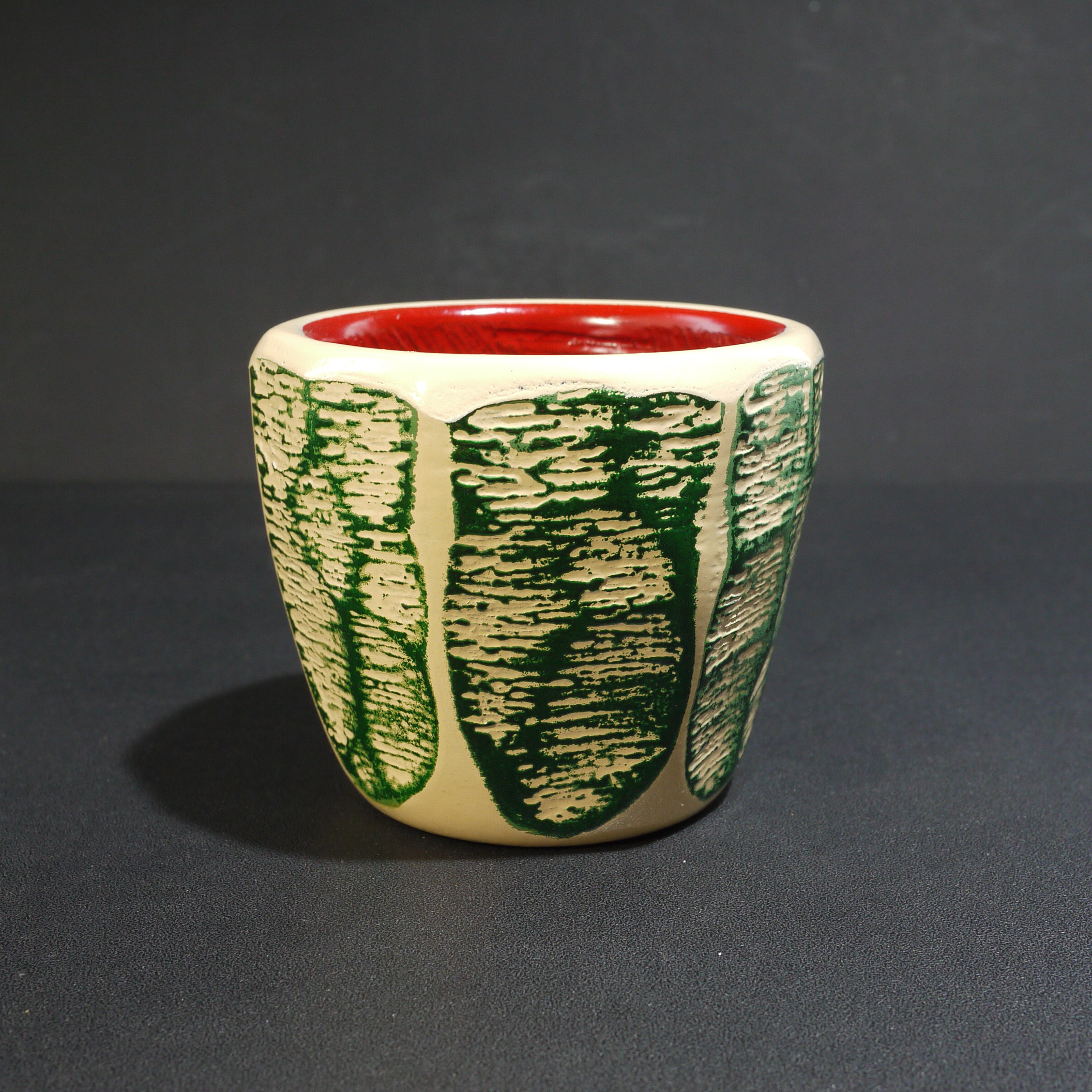 荒削り蕎麦猪口カップ・酒杯／緑&白・内赤