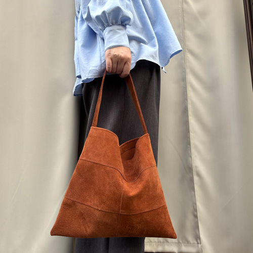 Elborn ブラウンスエードハンドバッグ ハンドル ELBORN(エルボルン) バッグ・カバン(レディース) - 海外通販