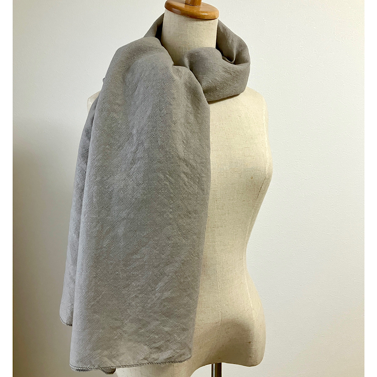 10%off❣️草木染大判ウールストール(平織)＊グレー